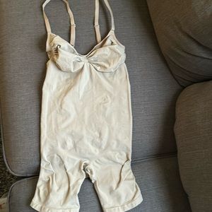 SKIMS mid-thigh body suit color sand. 2XL (fits like large)